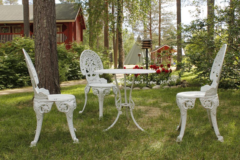 Loma-Vietonen Holiday Village Meltosjärvi Esterno foto